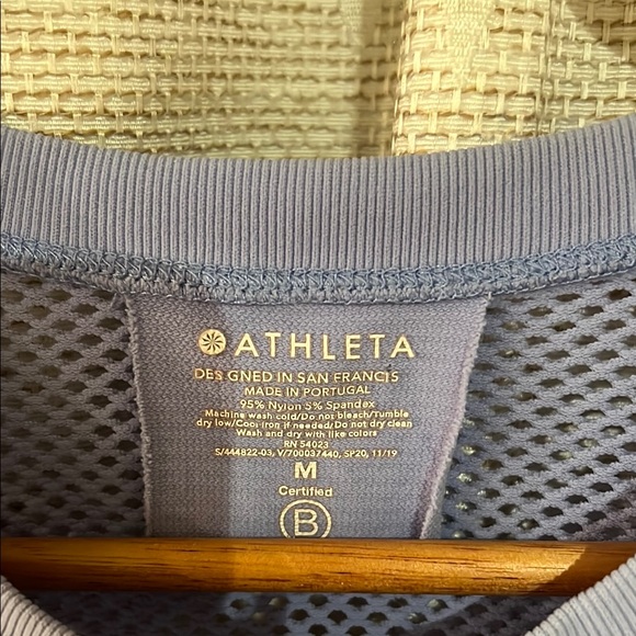 Stylish Blue Sleeveless Top - Picture 3 of 9